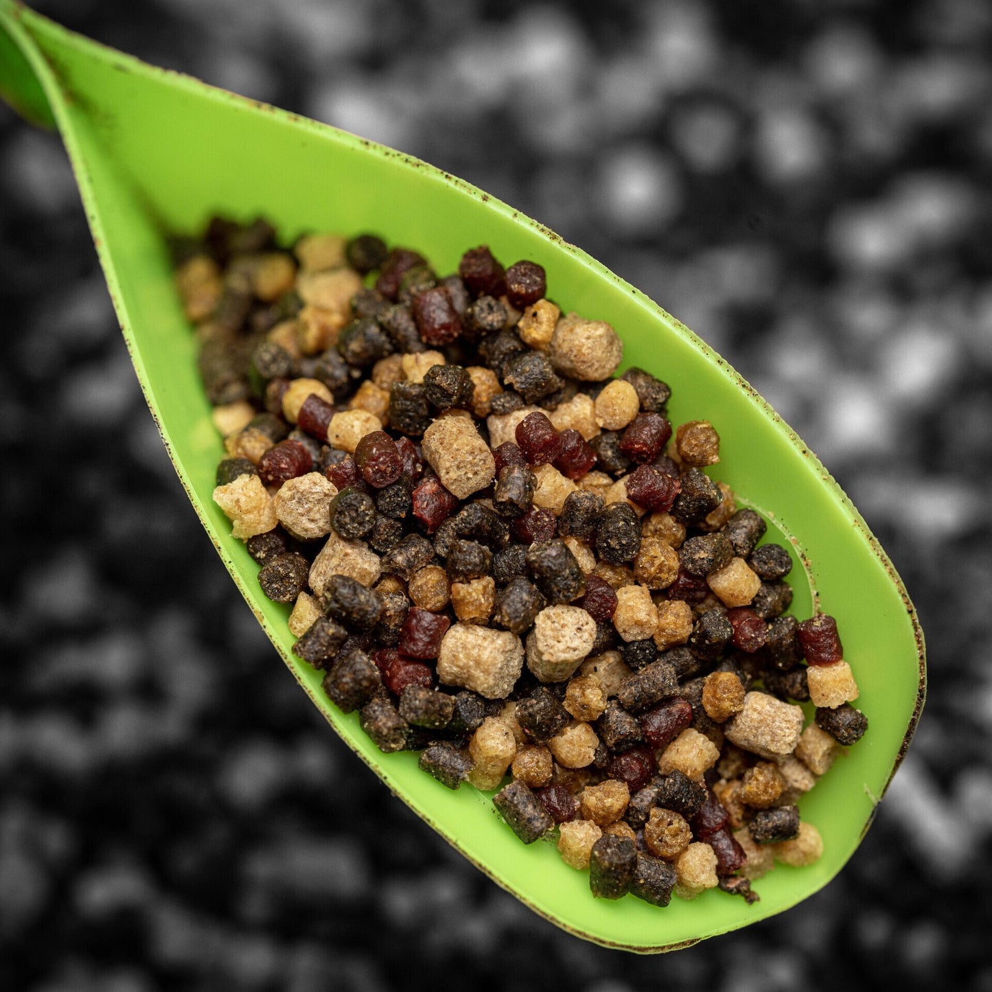 PARKER BAITS PARKER BAITS Mini Mix Pellet - 3kg + Tub - Parkfield Angling Centre