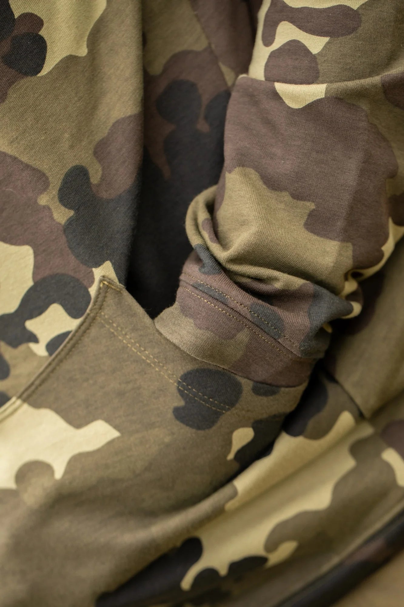 KORDA KORDA Lightweight Hoodie | Dark Kamo - Parkfield Angling Centre