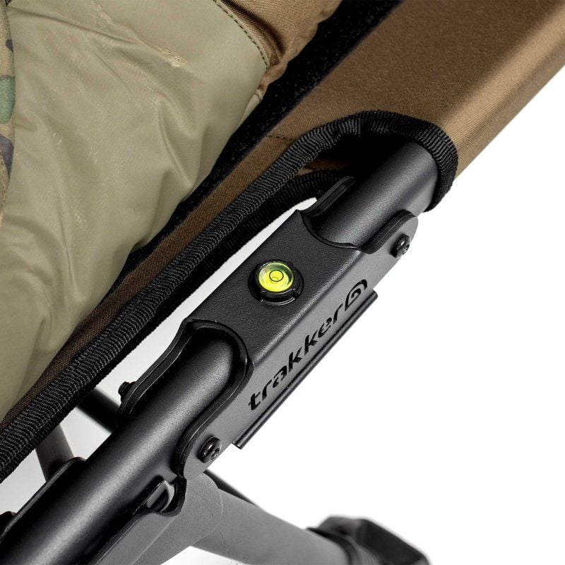 TRAKKER TRAKKER RLX 8 Wide Camo Bed System - Parkfield Angling Centre