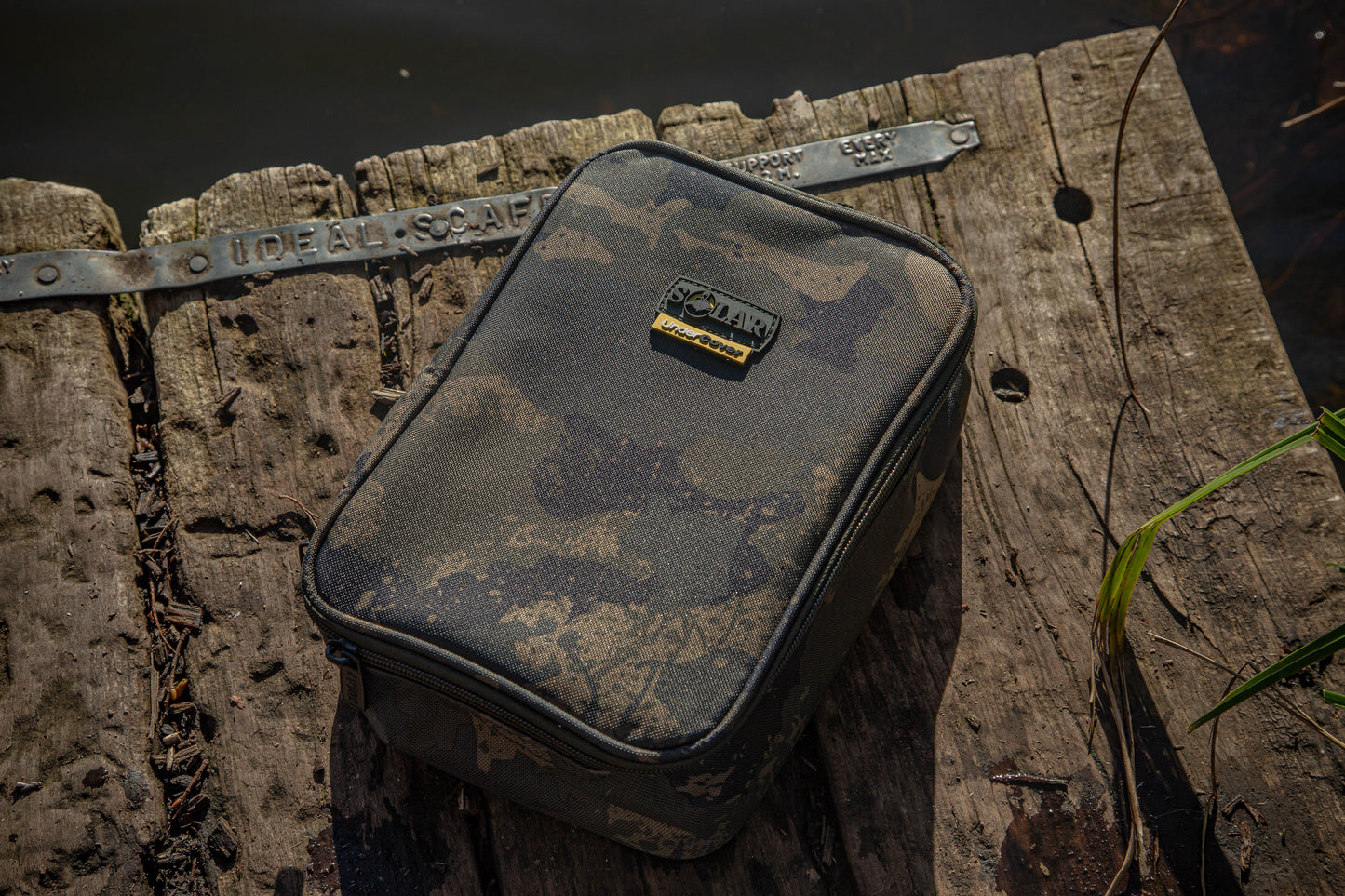SOLAR SOLAR Undercover Camo Accessory Pouch - Medium - Parkfield Angling Centre