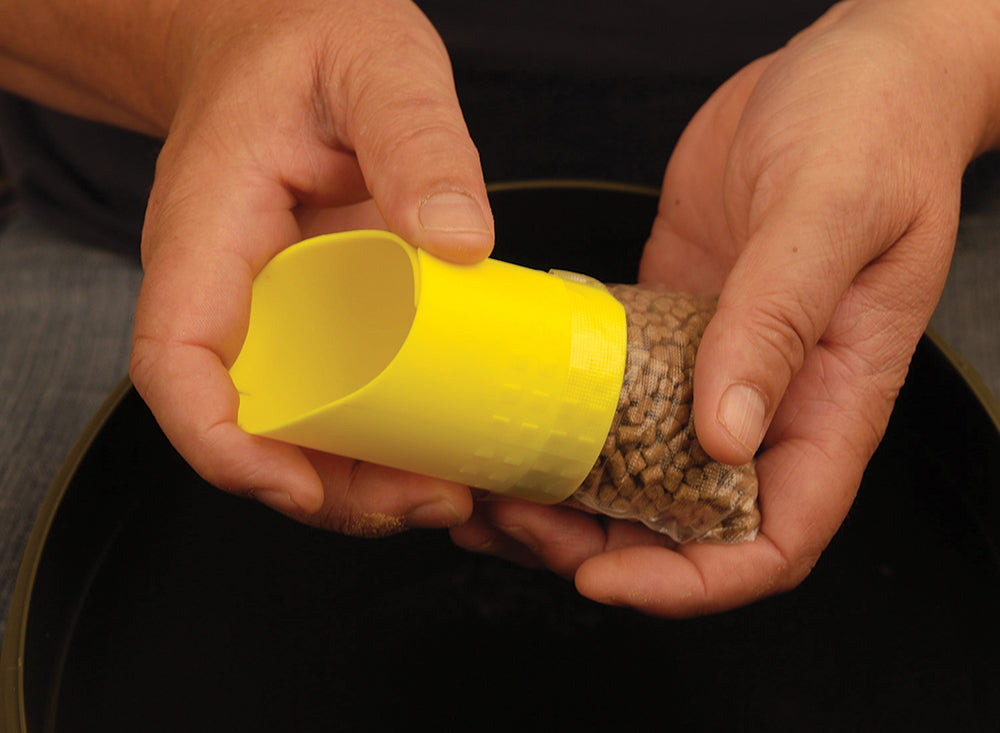 CARP SPIRIT CARP SPIRIT Soluron - Pva Loader Starter Pack - M/L Shovel + 20 Bags - Parkfield Angling Centre