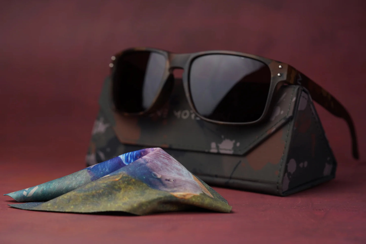 OMC OMC Peeka Boo Sunglasses All Rounder Lense + Case - Parkfield Angling Centre