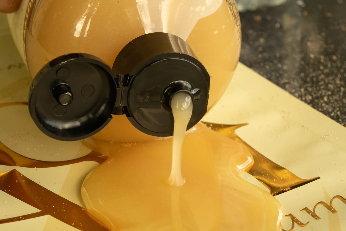 OMC OMC iScream Nutty Sauce 500ml - Parkfield Angling Centre