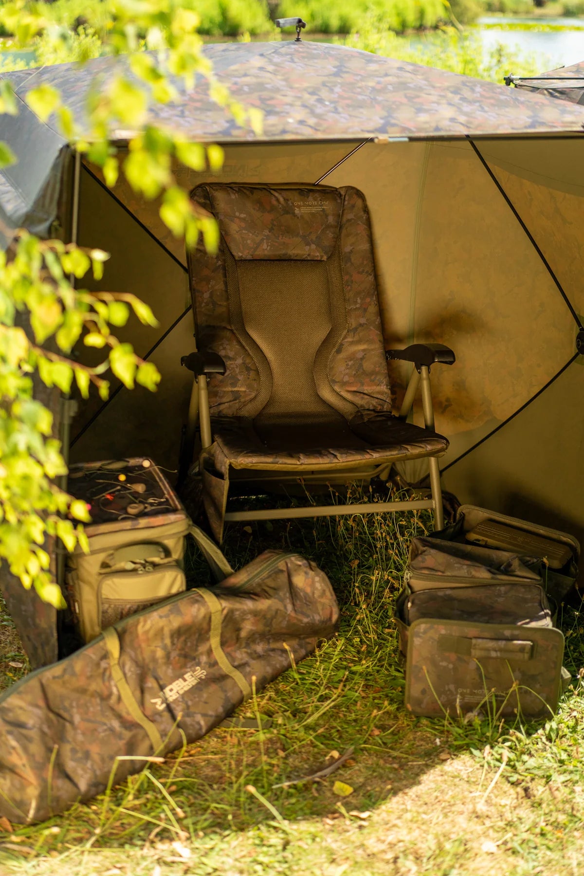 OMC OMC The Noble Wind Shelter - Parkfield Angling Centre