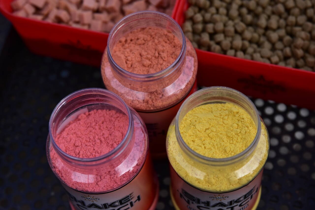 DYNAMITE DYNAMITE Shake 'N' Catch Colour & Flavour Enhancer - Parkfield Angling Centre