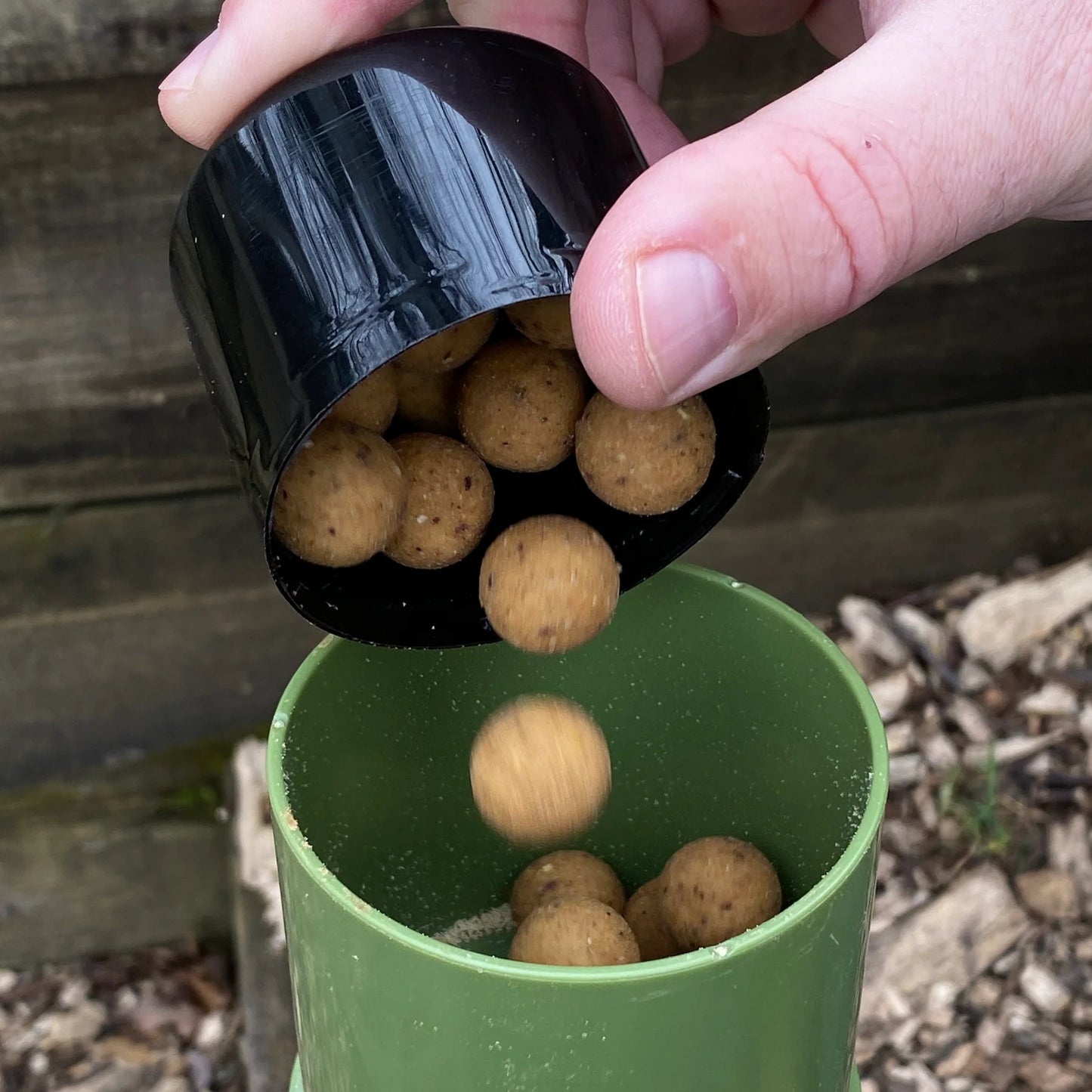 OMC OMC B8M8 Electronic Bait Grinder - Parkfield Angling Centre