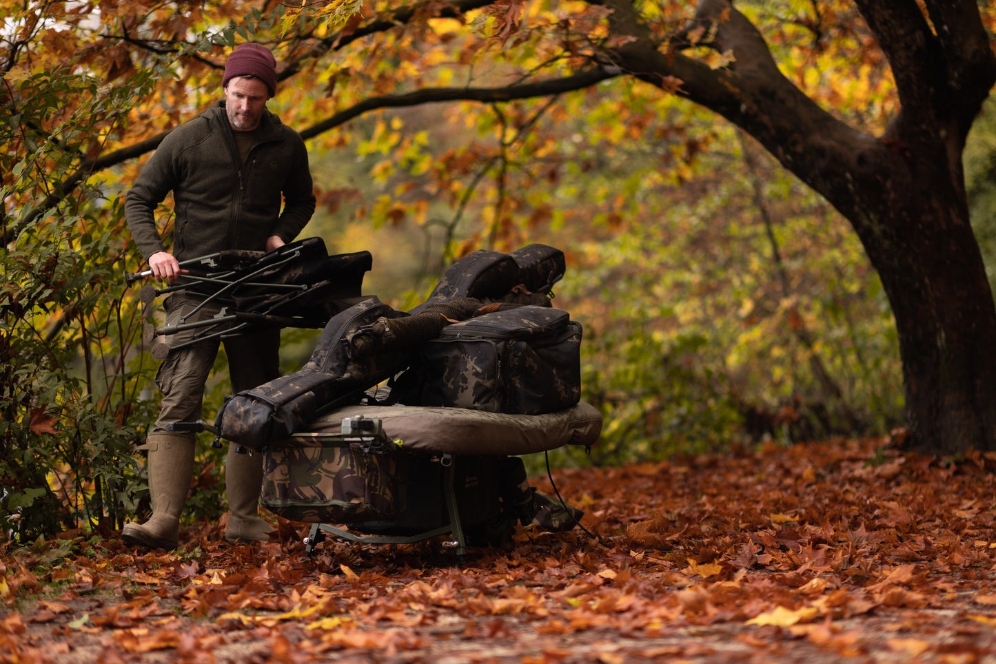 KORDA KORDA Compac Buzz Bar Bag Dark Kamo - Parkfield Angling Centre