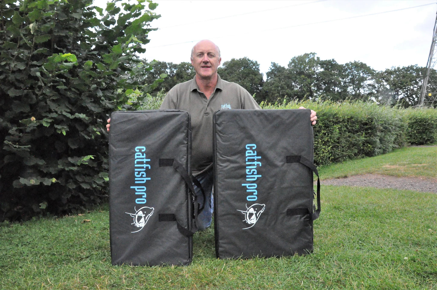 CATFISH PRO CATFISH PRO Unhooking Mat plus flap XL (65in x 30in) - Parkfield Angling Centre