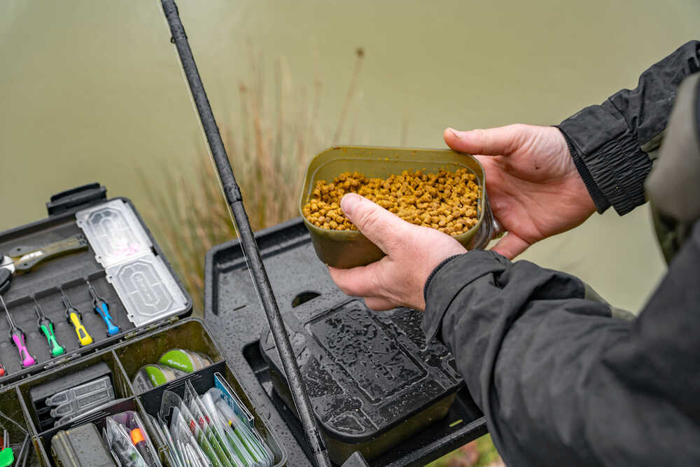 KORUM KORUM Allrounder Tray & Tripod Adaptor - Parkfield Angling Centre