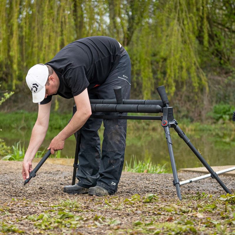 DAIWA DAIWA Rockin Roller-4 Leg M - Parkfield Angling Centre