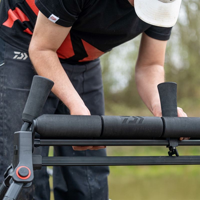 DAIWA DAIWA Rockin Roller-4 Leg M - Parkfield Angling Centre