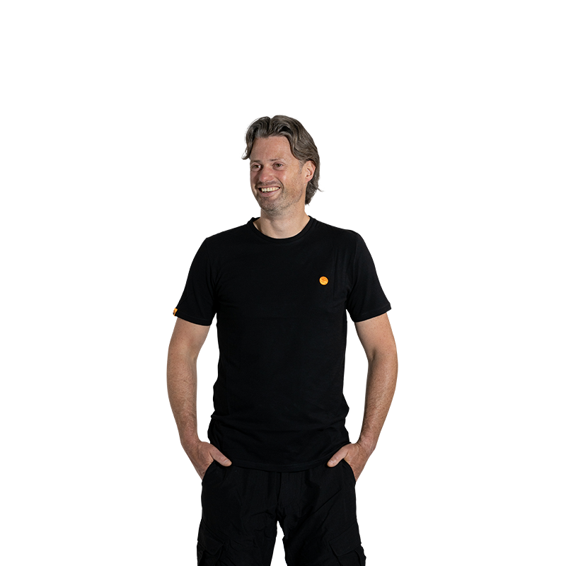 GURU GURU Gradient Logo Tee Black - Parkfield Angling Centre