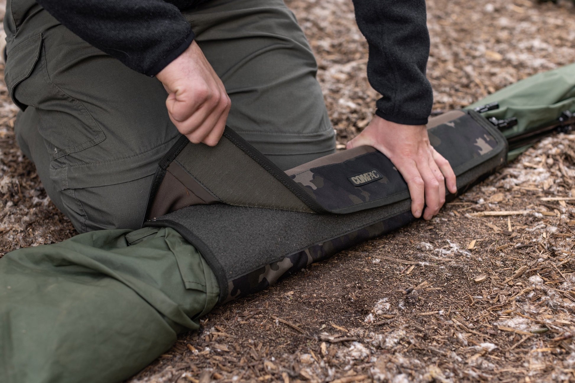 KORDA CARP PORTER Compac Brolly Wrap Dark Kamo - Parkfield Angling Centre
