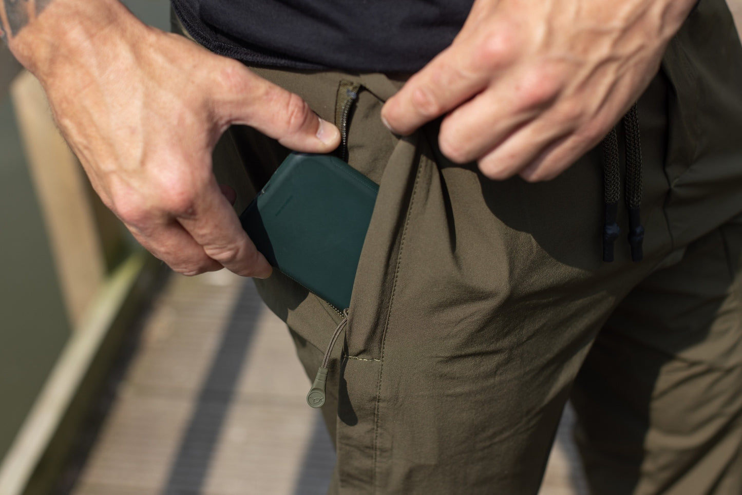 KORDA KORDA Ultralite Joggers | Olive  - Parkfield Angling Centre