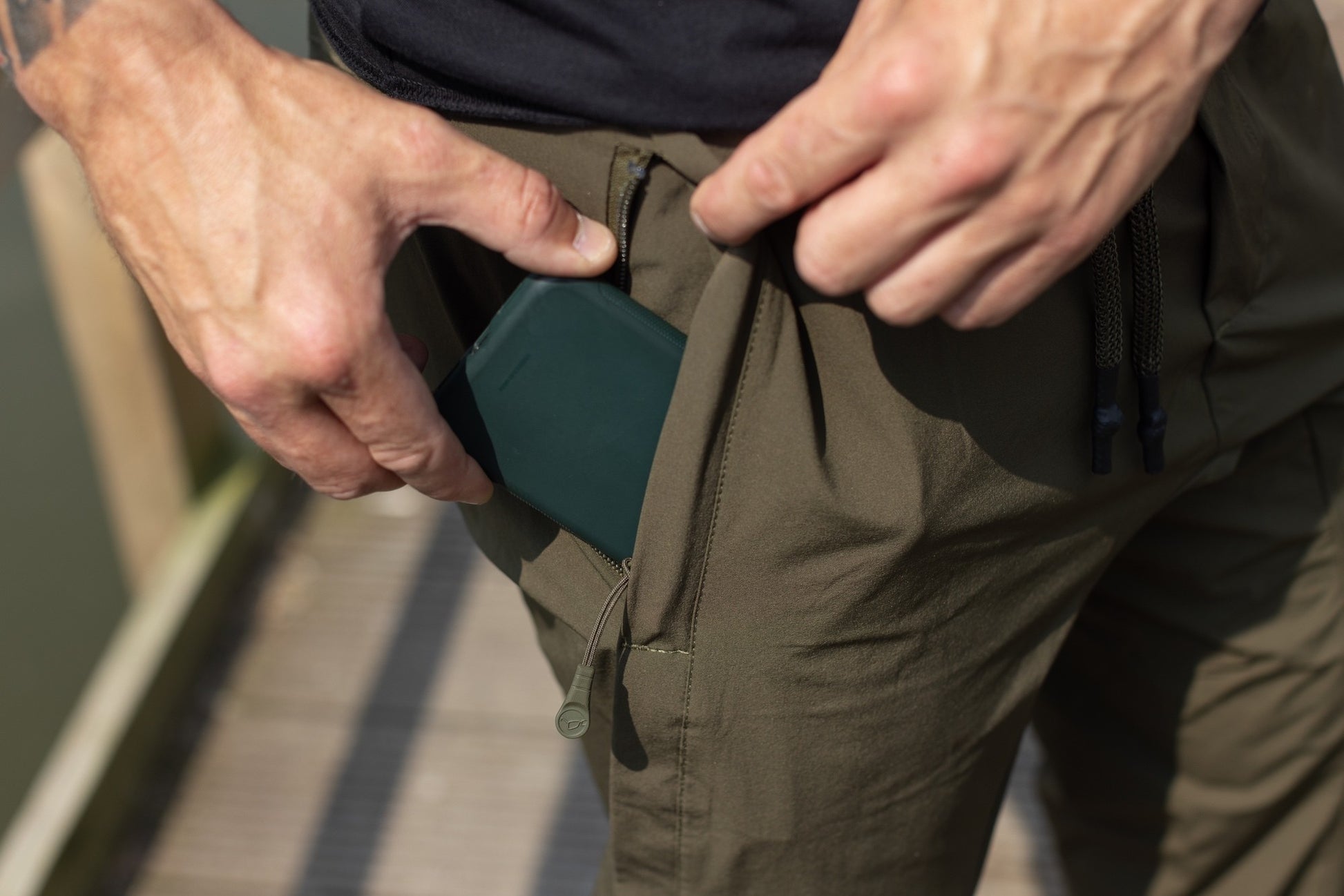 KORDA KORDA Ultralite Joggers | Olive  - Parkfield Angling Centre