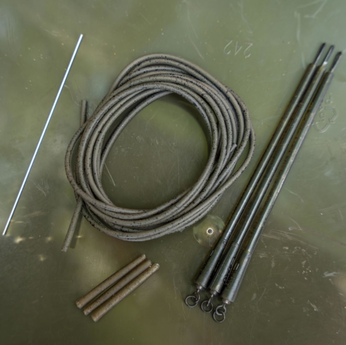 AVID AVID Outline Bag Stem Tungsten Tubing Kit - Ring Swivel - Parkfield Angling Centre