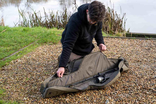 AVID AVID RVS 10ft Retractable 2-Rod Bag - Parkfield Angling Centre