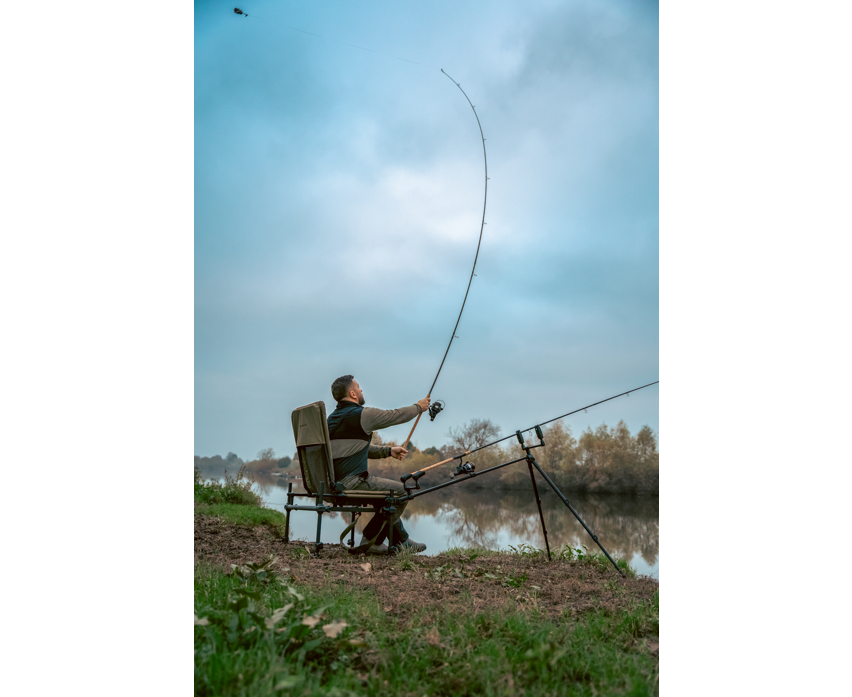 KORUM KORUM Supa Lite Stretch Feeder Chair S23 - Parkfield Angling Centre