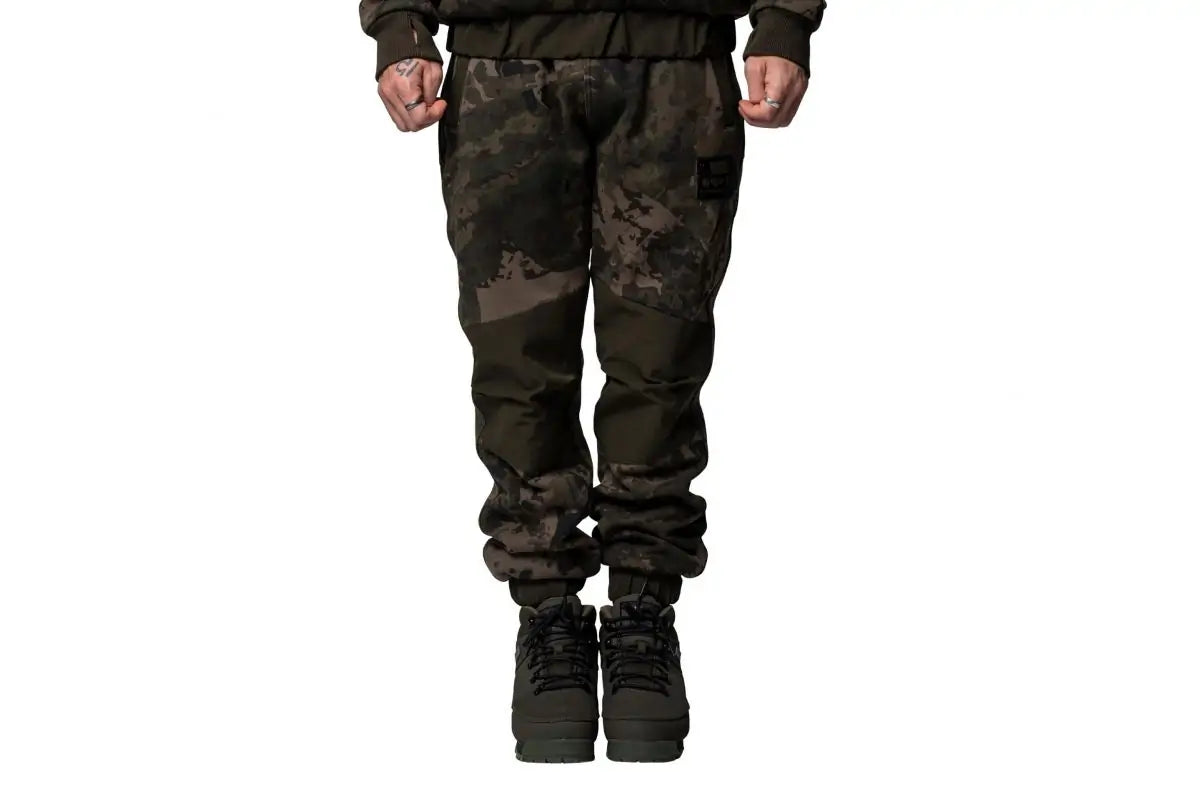 NASH NASH Zero Tolerance Wind Chill Joggers Camo - Parkfield Angling Centre