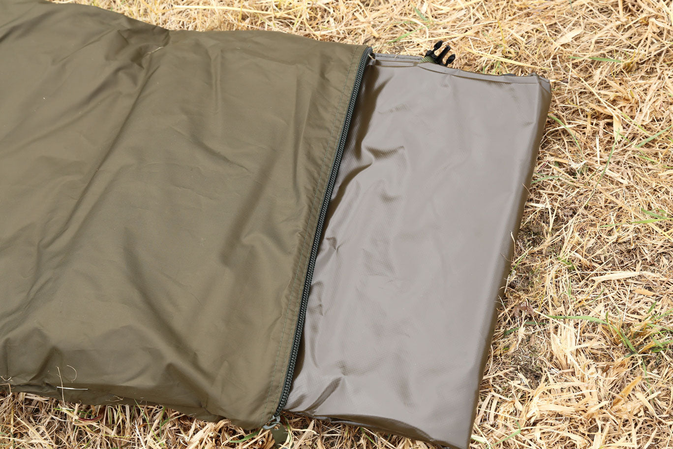 FOX FOX R-Series 1 man XL Khaki  - Parkfield Angling Centre