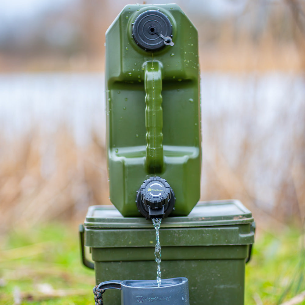 RIDGEMONKEY RIDGEMONKEY SpeedFlo Heavy Duty Water Carrier 15 Litre - Parkfield Angling Centre