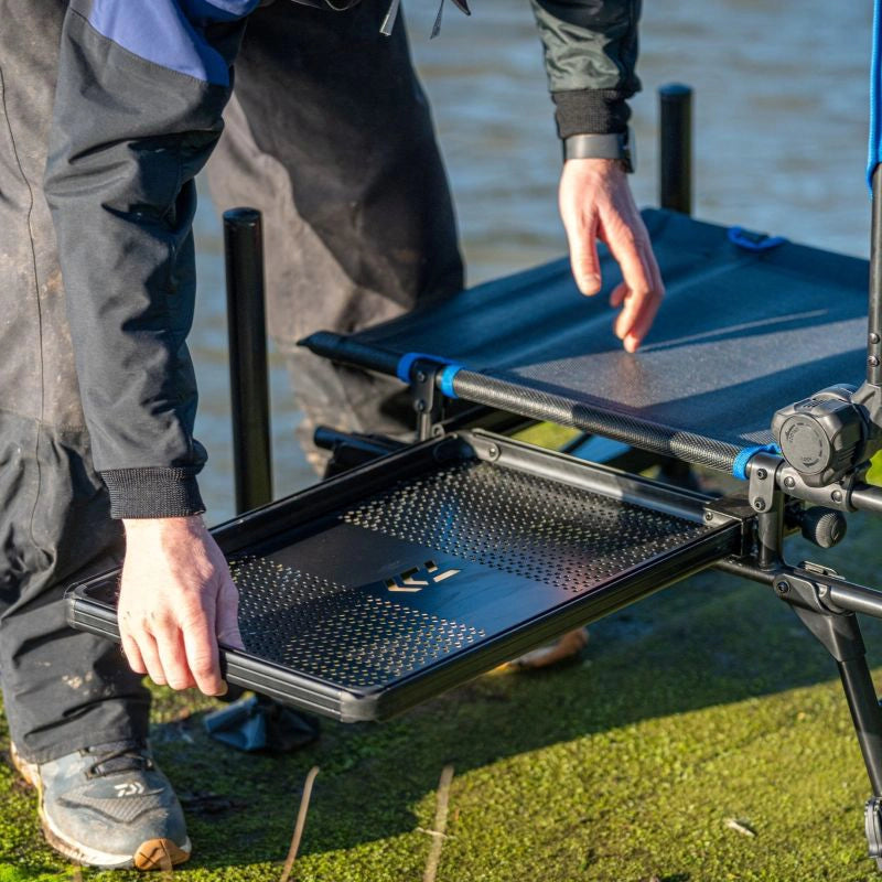 DAIWA DAIWA Slide Tray Feeder Chair - Parkfield Angling Centre